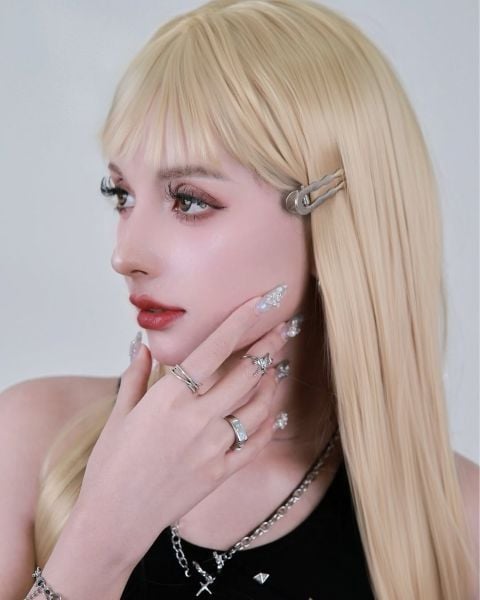 Kriti Karmakar showing her nail art