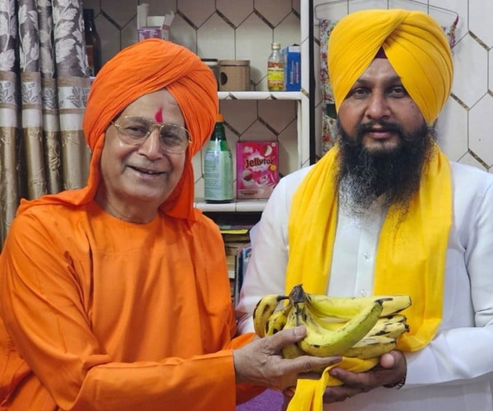 Kulbir Singh with Swami Shankrapuri