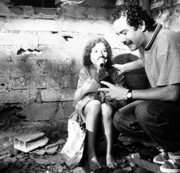 Lady Tabares, along with Víctor Gaviria, during the making of the film