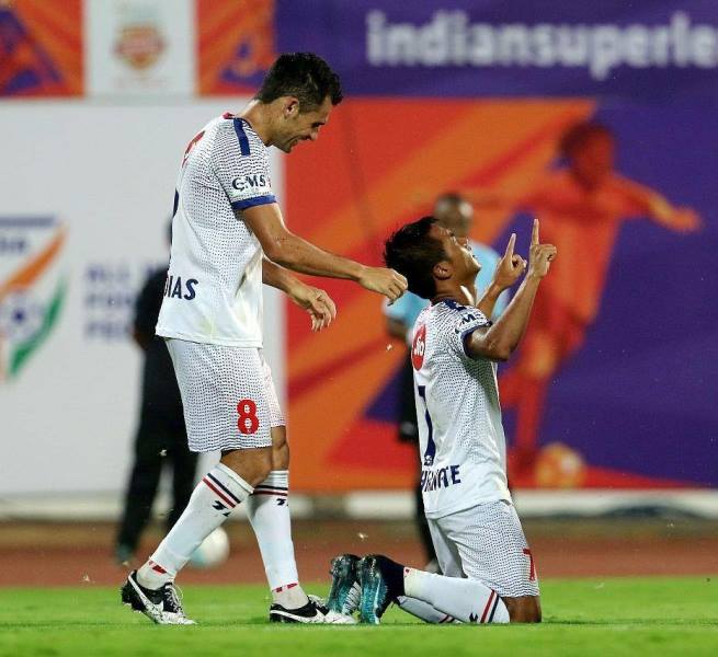 Lallianzuala Chhangte celebrating after scoring his debut goal for Delhi Dynamos