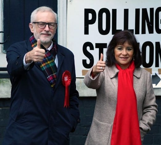 Laura Alvarez posing with her husband, Jeremy Corbyn