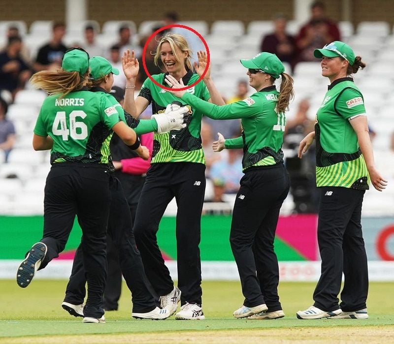 Lauren Bell with the team Southern Brave