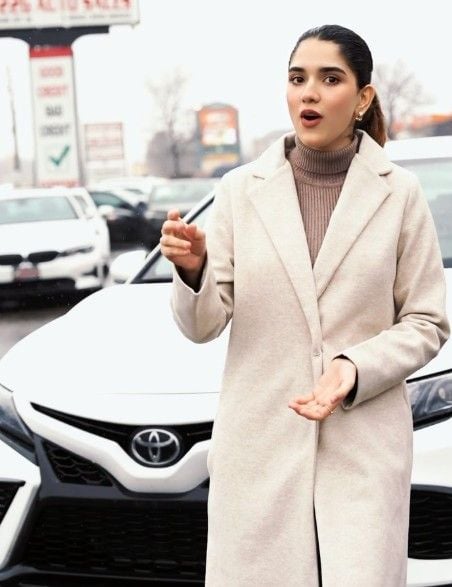 Lavisha Malik as car salesgirl