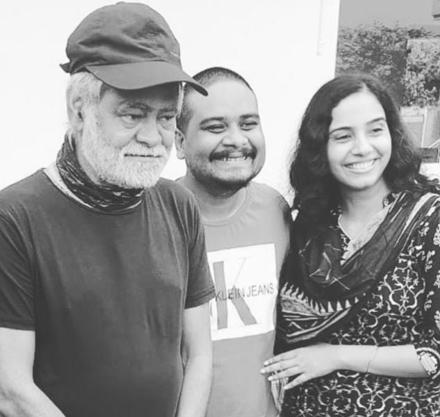 (Left to right) Indian actor Sanjay Mishra, Seepi Jha