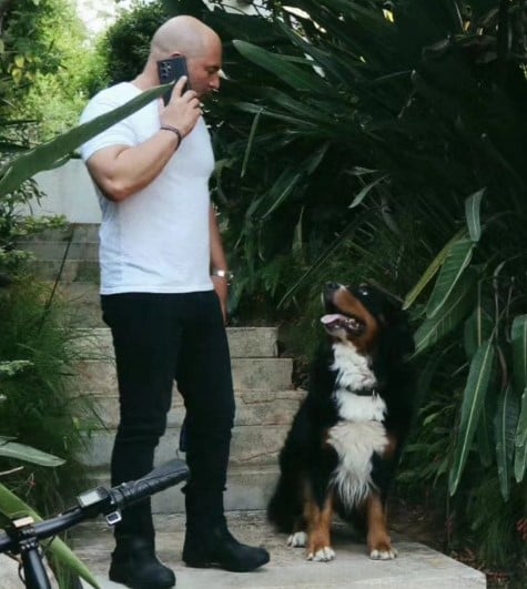 Lior Raz with his pet