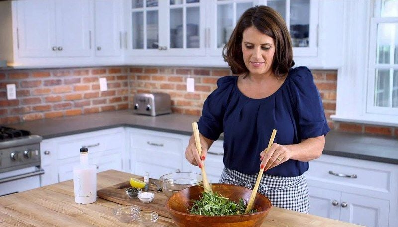Lisa oz while sharing one of her healthy recipes
