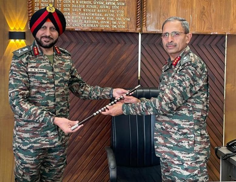 Lt Gen R. C. Tiwari handing over the command of the 3 Corps to the new GOC