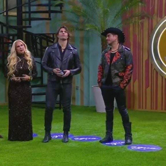 Luca Onestini (middle) in La Casa de Los Famosos- All Stars (Season 5)