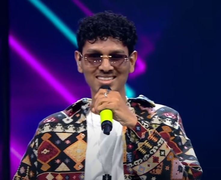 Mad Trip during his performance in the show MTV Hustle - Season 4