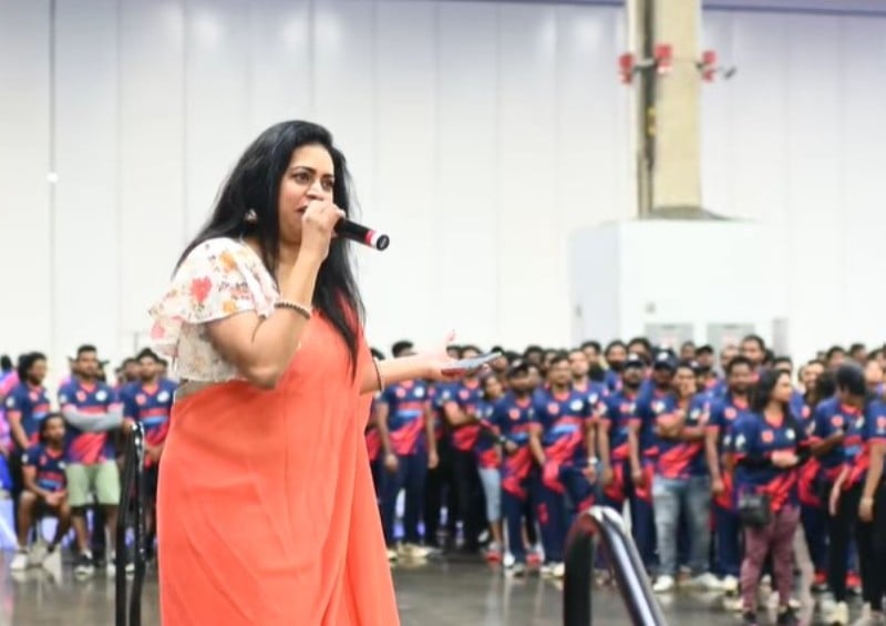 Madhoo Singer Nekkanti hosting the Eficens E2K Cricket event in Columbus, Ohio