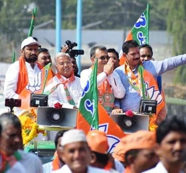 Mahesh Kumathalli campaigning for BJP