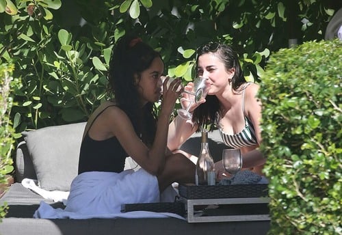Malia Obama enjoying wine with her friends at a resort