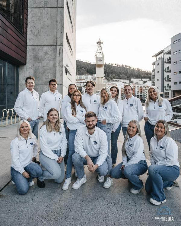 Malin Hjelmhaug (fourth from the right, standing) and other members of the BI Student Organisation