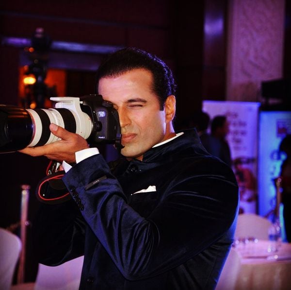 Manak Gupta clicking pictures