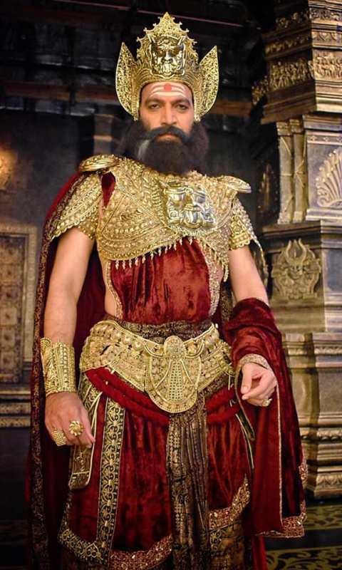 Manish Wadhwa as Ravan in the TV series 