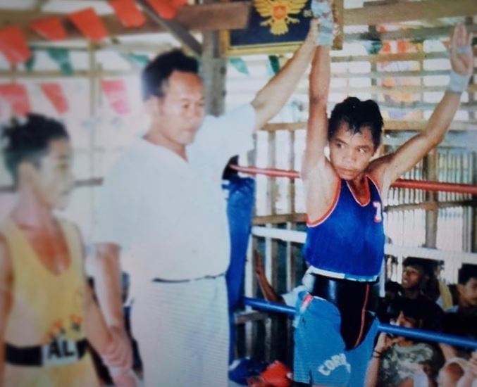 Manny Pacquiao (in blue) during a local bout
