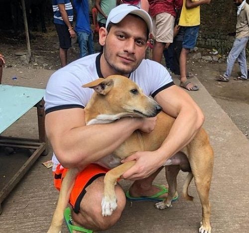 Manoj Patil with a street dog