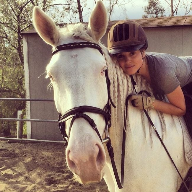 Margarita Levieva with her mare