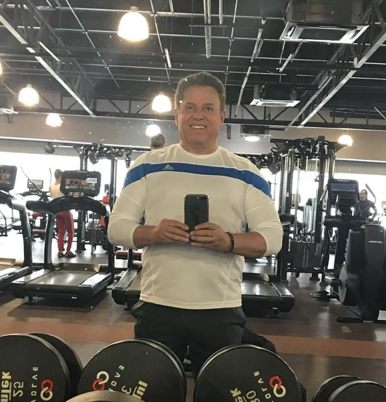 Mario Bezares at gym