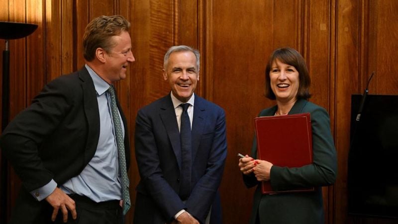 Mark Carney and Rachel Reeves in a photo together