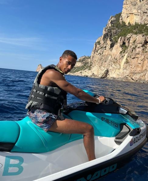 Marvin Opana driving a water ski during his trip to Ibiza