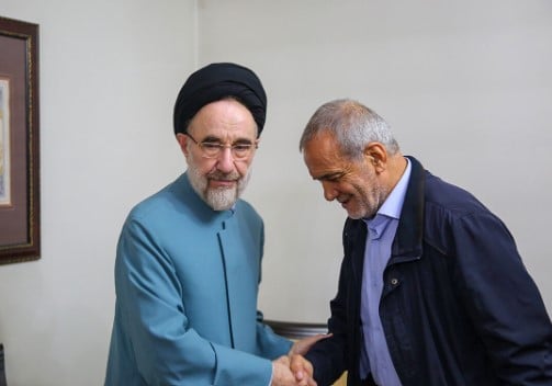 Masoud Pezeshkian (right) with Mohammad Khatami