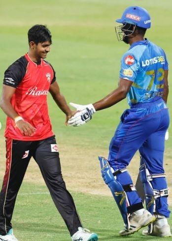 Matheesha Pathirana playing a cricket match for Dessert Vipers in Dubai
