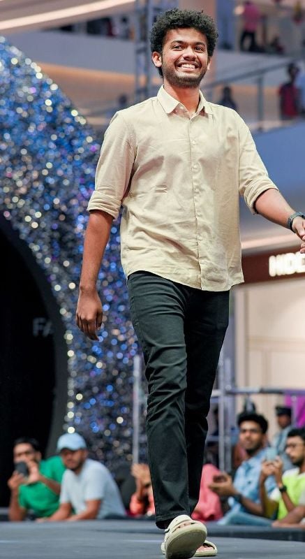 Mathew Thomas doing rampwalk in the Lulu Fashion Week 2023