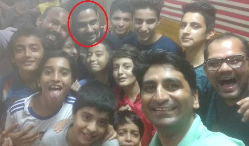 Mayank Dixit with his students at his acting workshop 