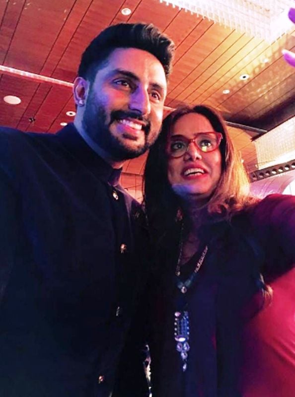 Mehr Tarar Taking a Selfie with Abhishek Bachchan
