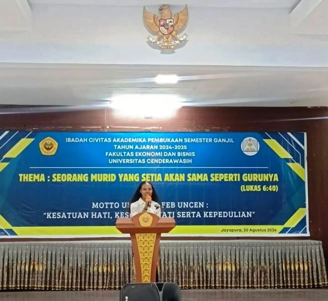 Merince Kogoya, speaking during an event at Cenderawasih University