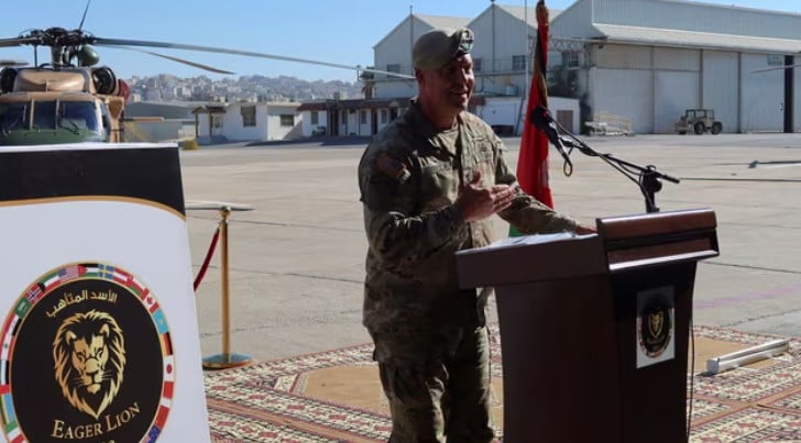Michael Kurilla while delivering a lecture to his soldiers