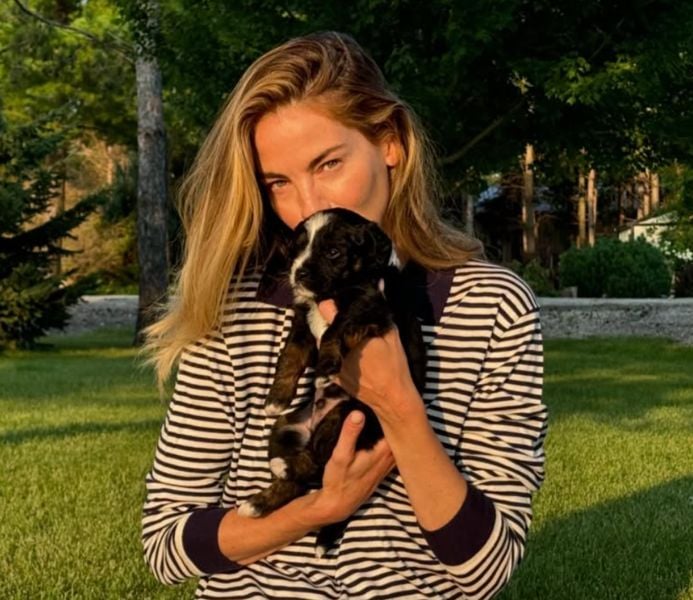 Michelle Monaghan with her pet dogs