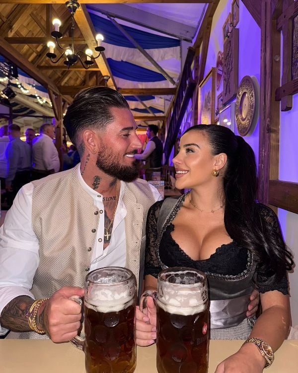 Leyla Lahouar with her boyfriend enjoying their alcoholic beverage