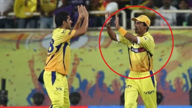 Mithun Manhas during an IPL match