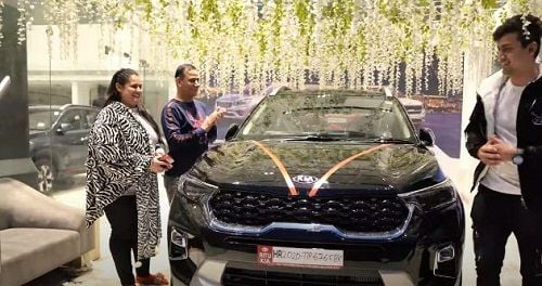 Mohak Narang while buying his car