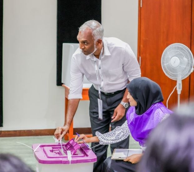 Mohamed Muizzu casting his vote during the 2023 Presidential election in the Maldives