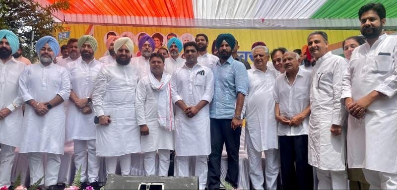 Mohindra and the other office-bearers of the PYCV during the oath taking ceremony at Punjab Congress Bhavan in 2023