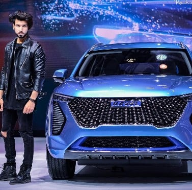 Mohit Chhikara while modelling for GWM India