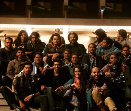 Mohit Suri with the team of Aashiqui 2