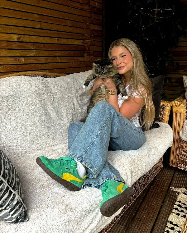 Mollie Pearce with her pet cat