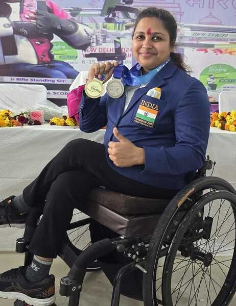 Mona Agarwal posing with her medal at the WSPS Para Shooting World Cup in New Delhi (2024)