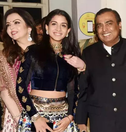 Mukesh Ambani with her family attended Isheta