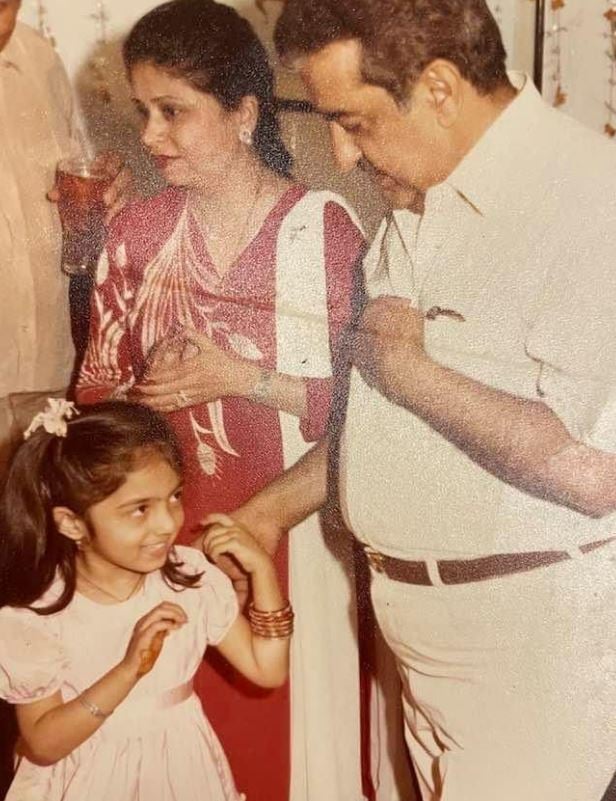 Munisha Khatwani with her parents in childhood