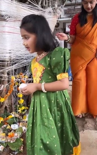 Myra Vaikul performing the rituals