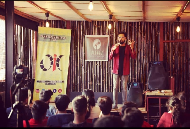 Nalin Yadav performing at a club in Indore