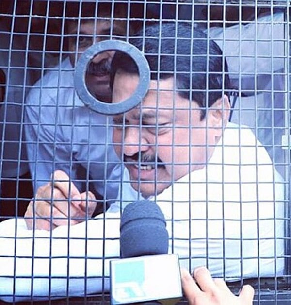 Nana Patole being detained