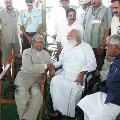 Nanaji Deshmukh with APJ Abdul Kalam