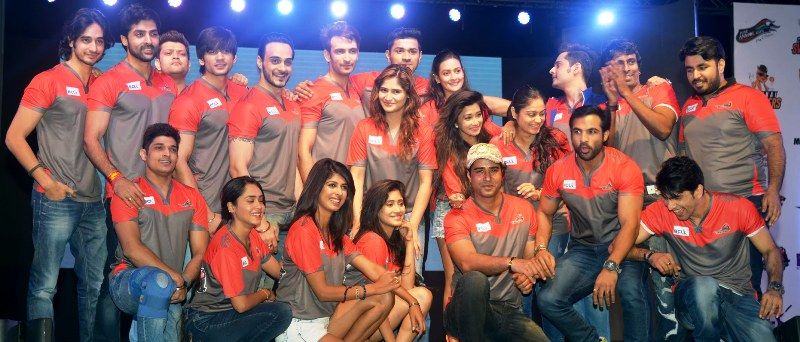 Nandish Sandhu (sixth from the left, standing) with the BCL team Ahmedabad Express