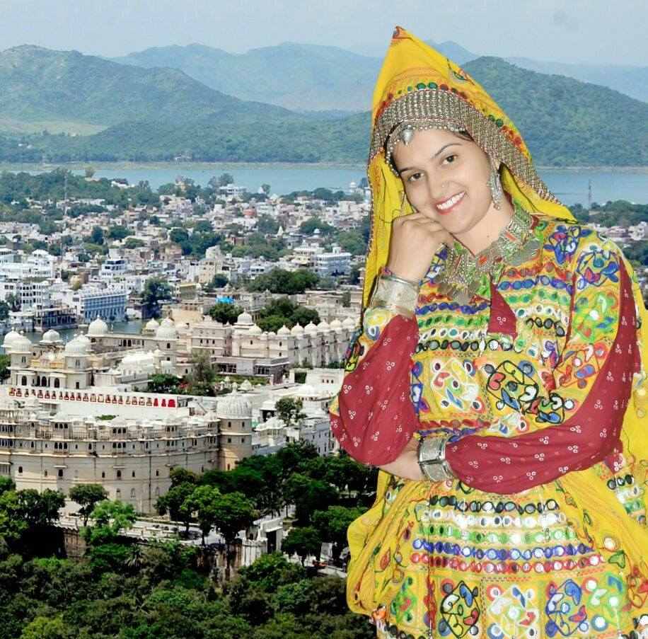 Neeru Yadav in traditional Rajasthani dress after moving to Jhunjhunu